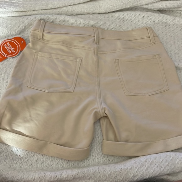 never worn - Picture 2 of 2